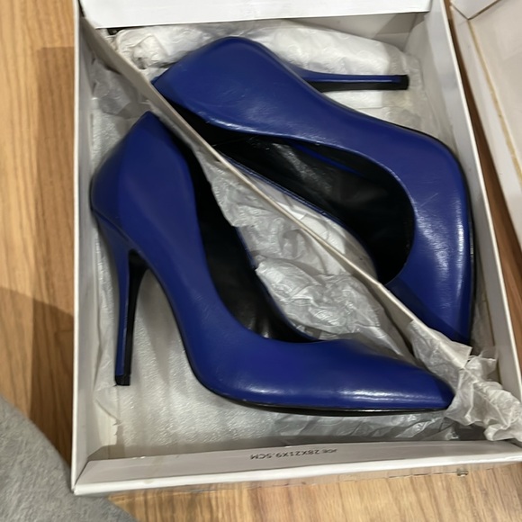 Steve Madden size 7.5 BLUE pumps 💙 - Picture 6 of 6